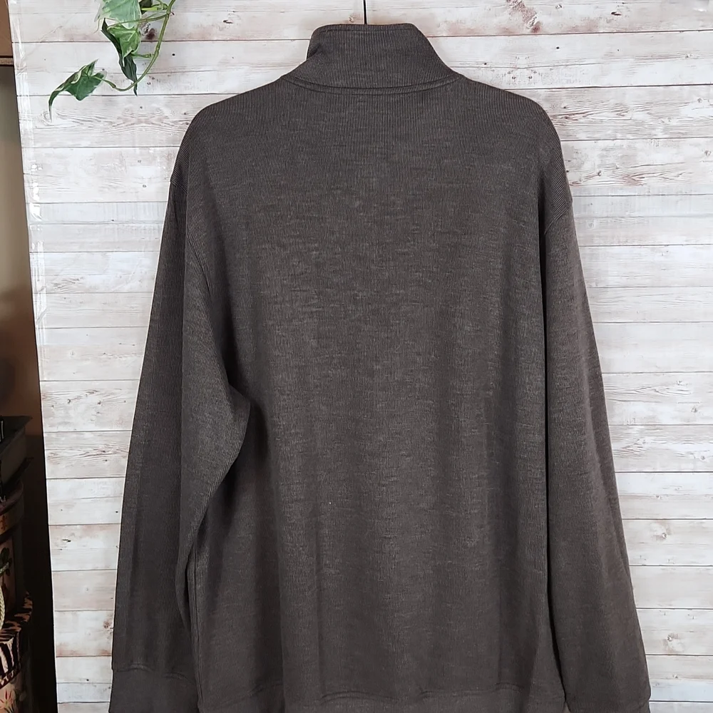 VanHeusen, Men's grayish brown pullover sweater/shirt, in great condition, Sz XL